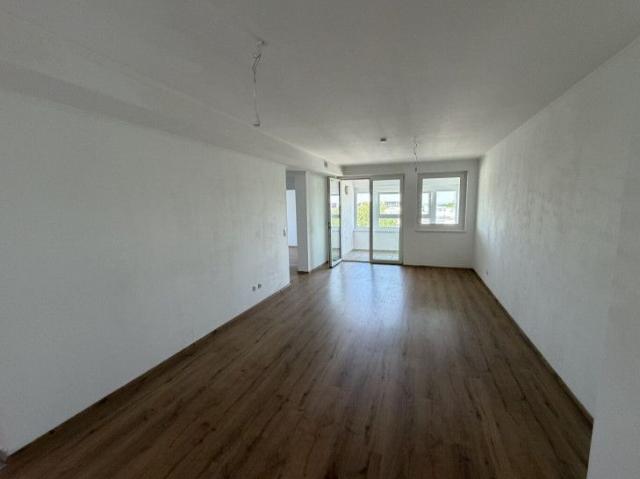 Provisionsfrei und Sofortbezug: 3 Zimmerwohnung mit eigenem 30 m2 Dachgarten direkt an der Stadtgrenze Wien Top 2/29