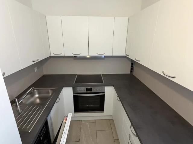 Provisionsfrei und Sofortbezug: 3 Zimmerwohnung mit eigenem 30 m2 Dachgarten direkt an der Stadtgrenze Wien Top 2/29