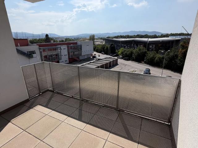 Provisionsfrei und Sofortbezug: 3 Zimmerwohnung mit Fernblick direkt an der Stadtgrenze Wien Top 2/27