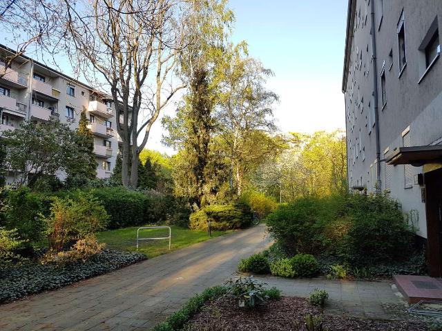Provisionsfrei VB von privat: Renovierte 3 Zimmer Wohnung mit Balkon und Einbauküche am Pankepark