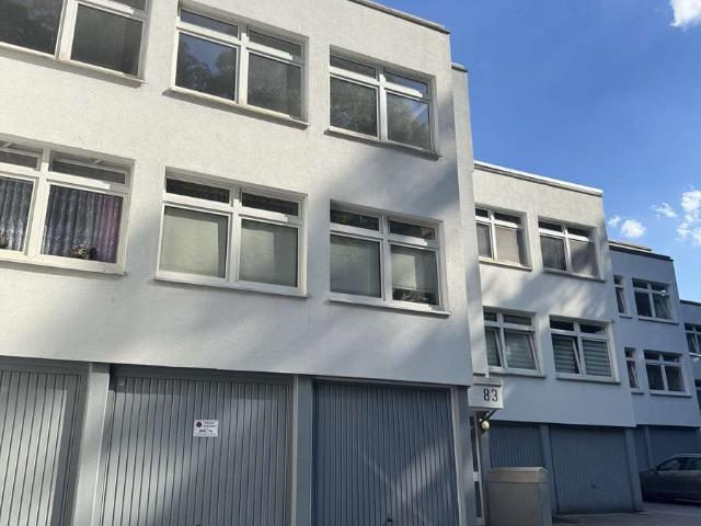 Provisionsfrei Vermietete 3 Zimmer Wohnung mit Balkon & 2 Garagen in Wuppertal Elberfeld