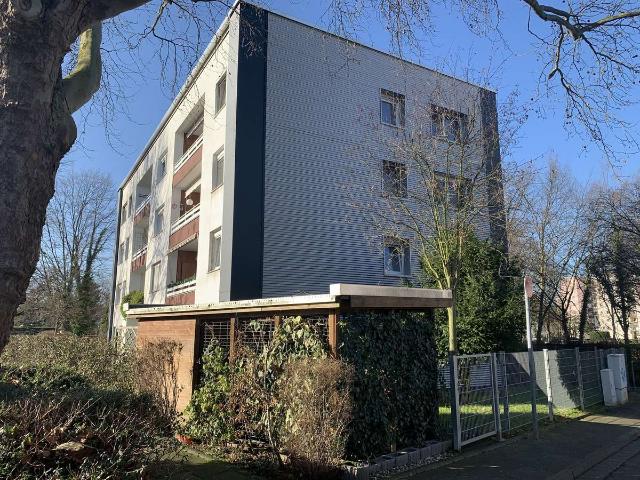 Provisionsfrei, vermietete 4,5 Zimmer Dachgeschosswohnung in Köln Porz, 101,7 m², modernisiert 2020