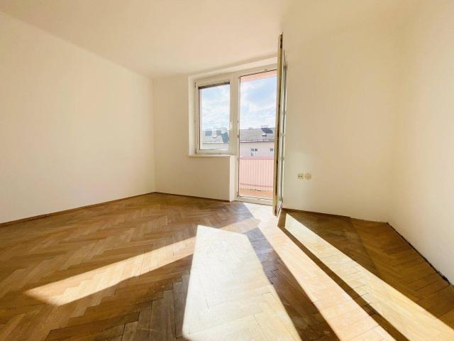 PROVISIONSFREI VOM EIGENTÜMER! 4 ZIMMER WOHNUNG IN GUTER WOHNLAGE!