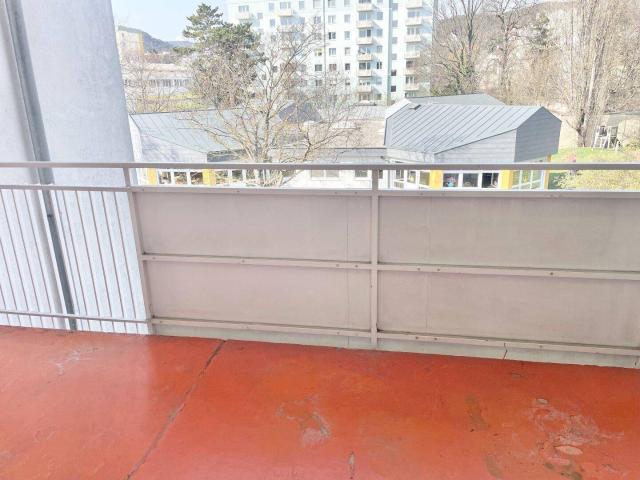 PROVISIONSFREI VOM EIGENTÜMER! 3 ZIMMER WOHNUNG MIT LOGGIA IN MÖDLINGER ZENTRUMSNÄHE!