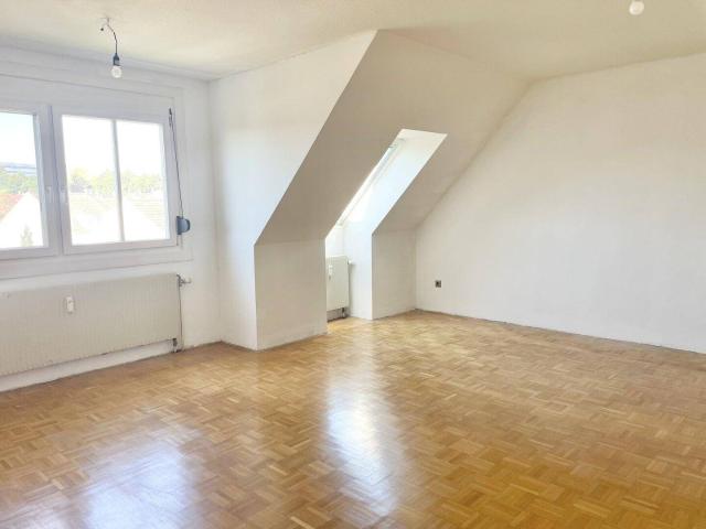PROVISIONSFREI VOM EIGENTÜMER! TOLLE 3 ZIMMER WOHNUNG IM DACHGESCHOSS IN ATZGERSDORF!