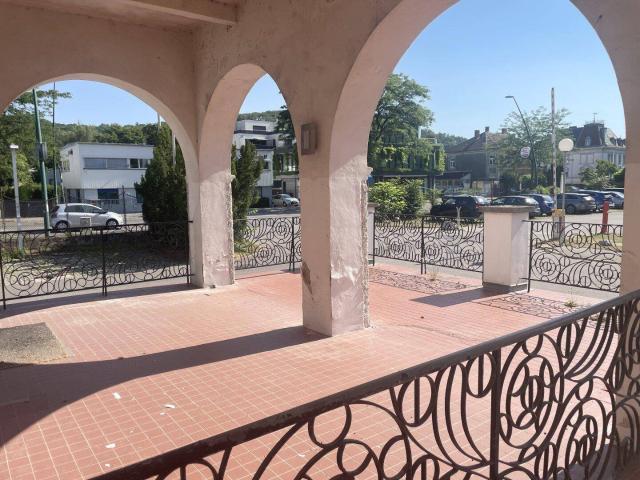 PROVISIONSFREI VOM EIGENTÜMER! AUSSERGEWÖHNLICHE 1 ZIMMER WOHNUNG MIT TERRASSE UND LAGER IN DER PAULA VILLA IN PURKERSDORF!