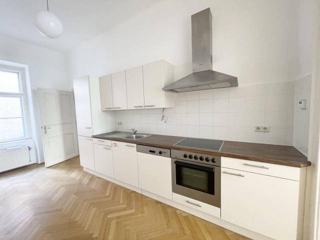 ​​​​​​​PROVISIONSFREI VOM EIGENTÜMER! PERFEKTE STARTERWOHNUNG NÄHE NASCHMARKT!