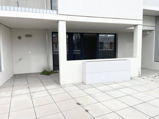 5% BLITZAKTION! PROVISIONSFREI VOM EIGENTÜMER! SCHÖNE 2 ZIMMER WOHNUNG MIT GROSSER TERRASSE NÄHE U6!