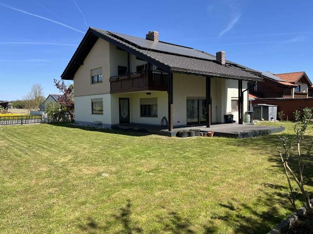Provisionsfrei von privat: Großzügiges, top saniertes EfH mit PV und großem Garten in Mühldorf Nord