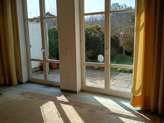 Provisionsfrei von privat, sofort frei! Gepflegtes, helles RMH in guter Lage in Hohenkammer