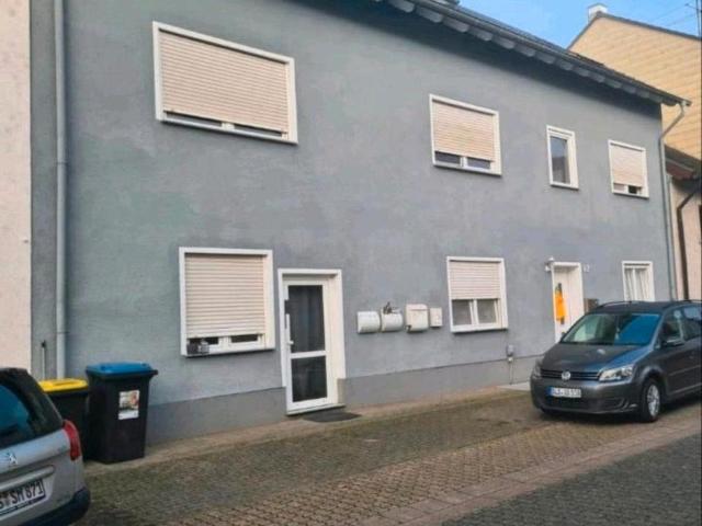 Provisionsfrei! Vollvermietetes Mehrfamilienhaus in Lisdorf SLS