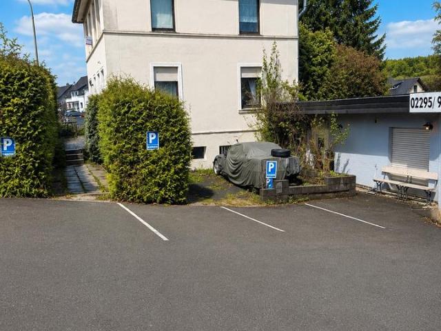 Provisionsfrei: Wohn & Geschäftshaus mit Einliegerwohnung