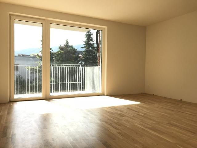Provisionsfrei! Wunderschöne 2 Zimmer Wohnung mit Balkon in sehr guter und zentraler Lage