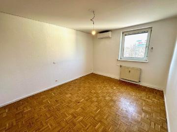 Provisionsfrei – Wunderschöne neu sanierte klimatisierte 3 Zimmer Wohnung in zentraler Lage nahe Grazer Citypark – ideal für WG´s und Familien