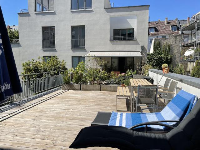 Provisionsfrei: Wunderschöne, ruhig gelegene Dachterrassenwohnung in Frankfurt Bornheim