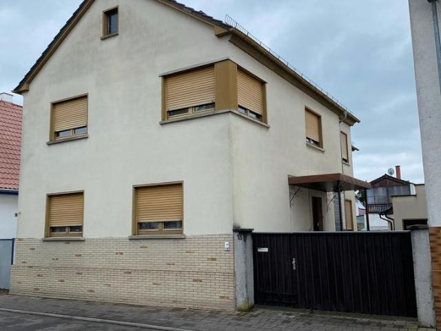 Provisionsfrei! Zweifamilienhaus zu verkaufen in Bürstadt