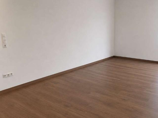 Provisionsfrei Zuhause mit 3 Zimmern und 2 Balkonen Wohnzimmer + Küche in Köln Neubrück