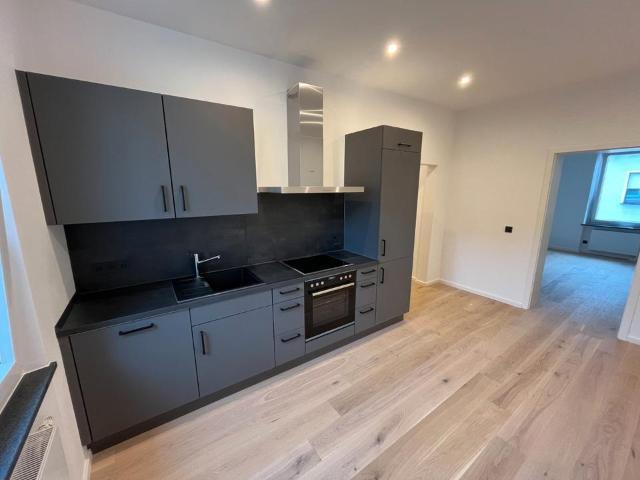 Provisionsfrei: Alles NEU & 4,38 % Rendite! 2 Zimmer Altbau Wohnu