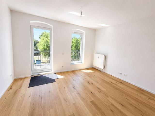 PROVISIONSFREI: Altbau trifft Wohngefühl – Bezugsfreie 2 Zimmer Wohnung