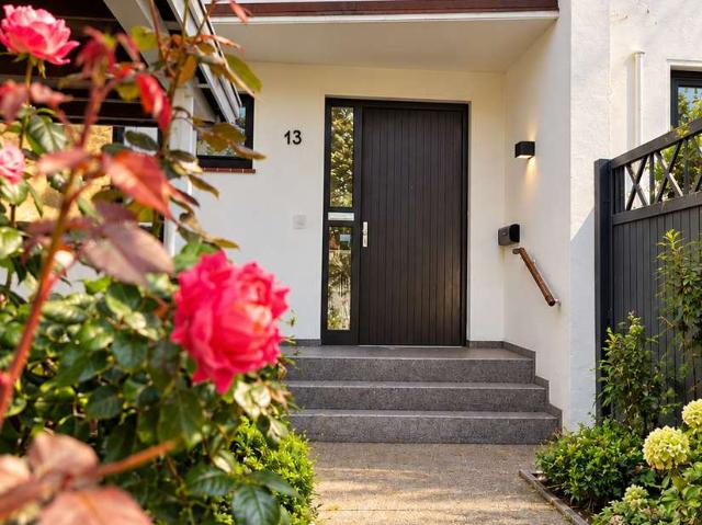Provisionsfrei: bezugsfertig renoviertes Reihenhaus mit Garten, Keller & Carport – Grundschule 200 m