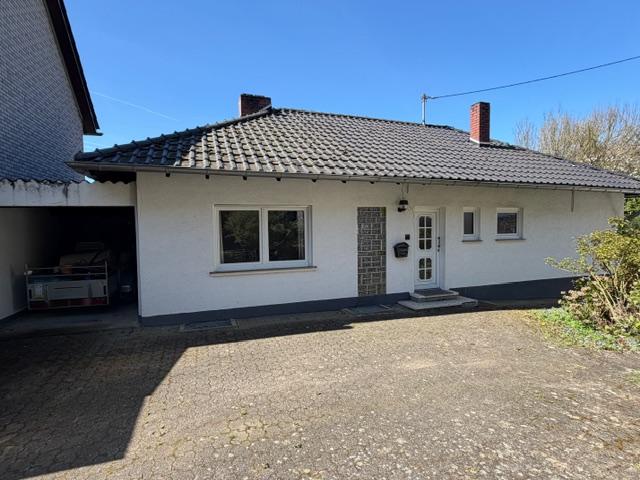PROVISIONSFREI: Bungalow attraktive Hanglage unverbaubarer Fernblick Entwicklungspotential