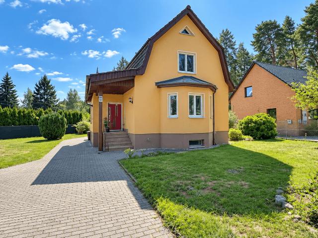 PROVISIONSFREI Charmantes EFH mit Kamin, großem Grundstück und viel Nutzfläche in Zühlsdorf