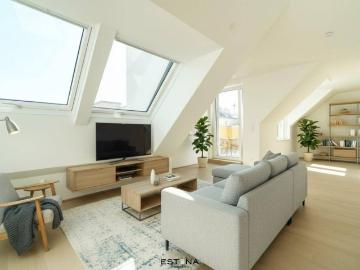 Provisionsfrei Dachgeschoss mit Terrasse – urbanes Wohnen über den Dächern