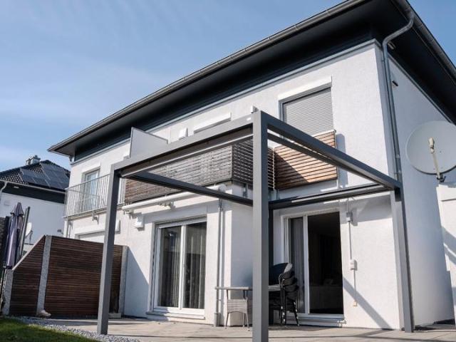 Provisionsfrei · DHH Bj. 2016 · 124 m² · Energiek. B · bezugsfrei