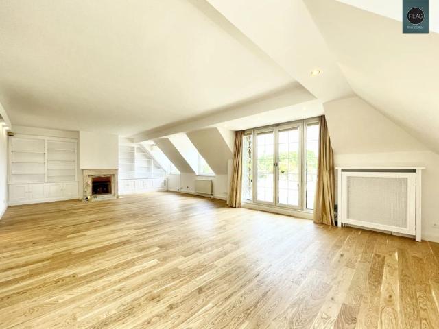 Provisionsfrei: Döblinger Cottage ! Klimatisiertes Luxus Dachgeschoss Apartment mit 2 Terrassen! Garagen verfügbar!