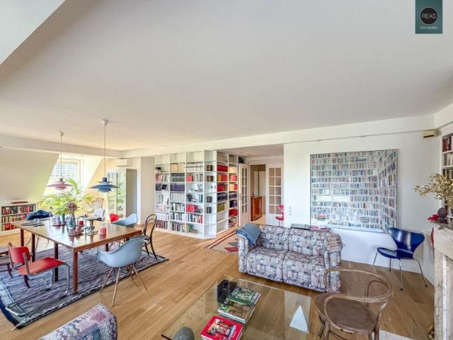 Provisionsfrei: Döblinger Cottage ! Klimatisiertes Luxus Dachgeschoss Apartment mit 2 Terrassen! Garagen verfügbar!