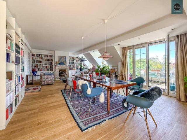 Provisionsfrei: Döblinger Cottage ! Klimatisiertes Luxus Dachgeschoss Apartment mit 2 Terrassen! Garagen verfügbar!