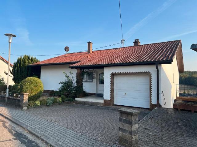Provisionsfrei: EFH mit grandioser Aussicht u. unverbaubar