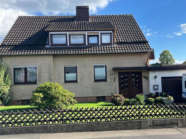 Provisionsfrei: Ein bis Zweifamilienhaus in Staufenberg