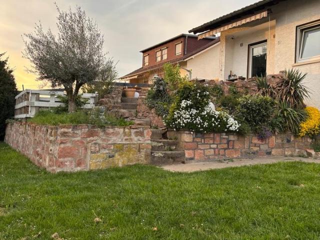 PROVISIONSFREI! Einfamilienhaus mit Einliegerwohnung