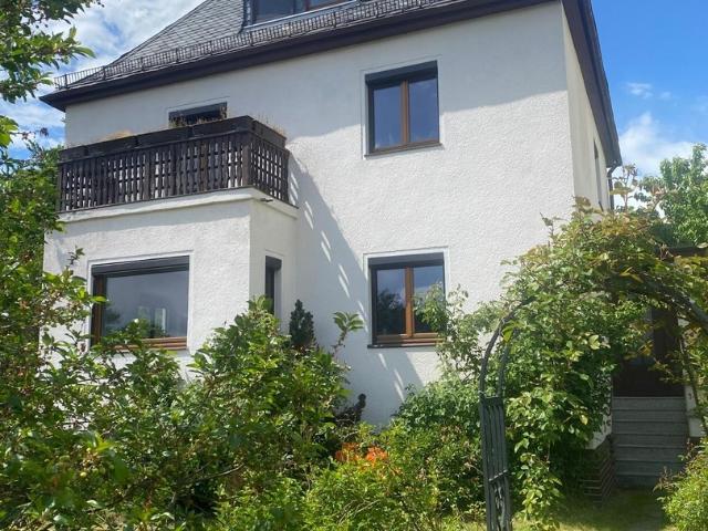 Provisionsfrei! Einfamilienhaus mit Einliegerwohnung