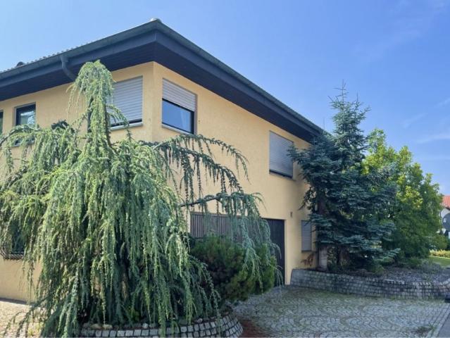 Provisionsfrei* Einfamilienhaus mit Einliegerwohnung. Provisionsfrei