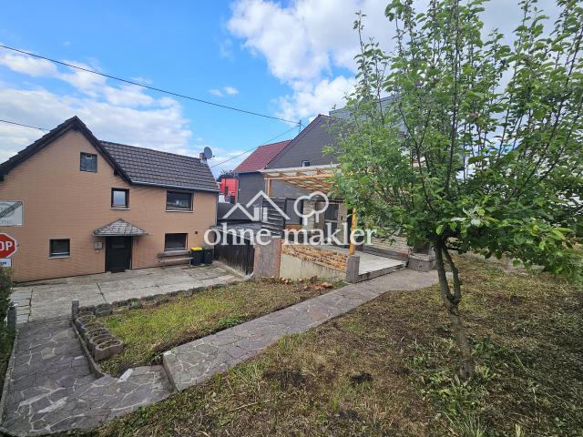 Provisionsfrei Einfamilienhaus mit Garten und Carport