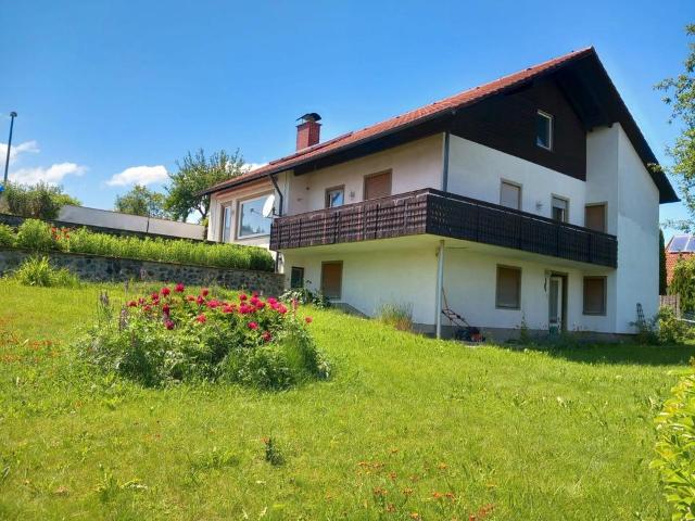 PROVISIONSFREI Einfamilienhaus mit 2 Einliegerwohnungen Bergblick
