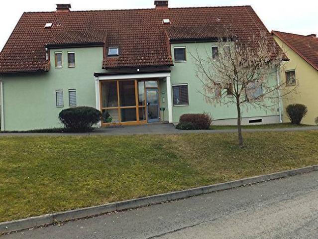 ERDGESCHOSSWOHNUNG mit 3 Zimmern in ruhiger Lage geförderte Miete 3 Zimmer