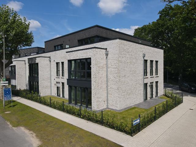 Provisionsfrei Erdgeschosswohnung mit 4 Zimmern, Terrasse und Garten im Neubau!