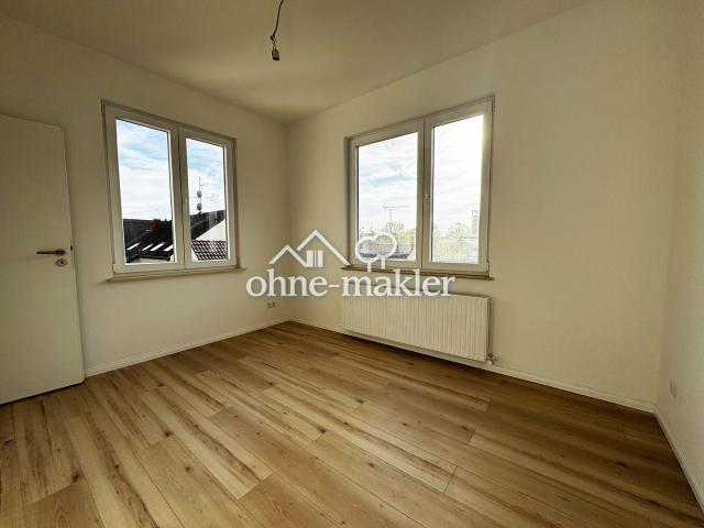 Provisionsfrei & Erstbezug nach Sanierung | Helle 3 Zimmer Wohnung | Einzelgarage optional