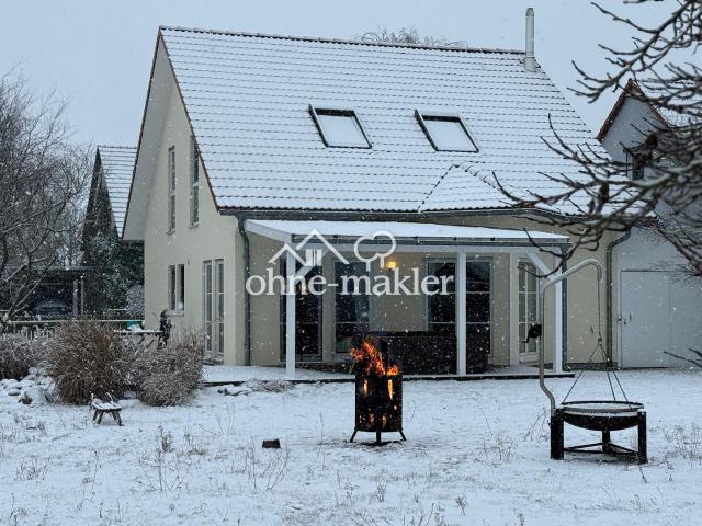 provisionsfrei* Familienhaus mit Photovoltaik, Speicher, Kamin und weitläufigem Garten