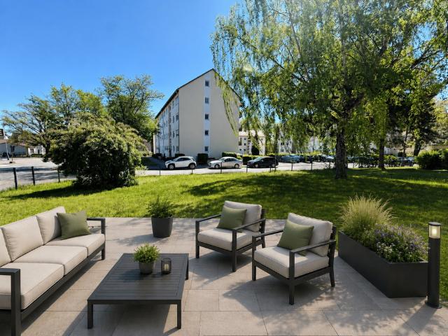 Provisionsfrei! Fantastische und gepflegte 4 Zimmer EG Wohnung mit eigenem Garten, Terrasse & Balkon mit ca. 120 qm in Nürnberg Katzwang