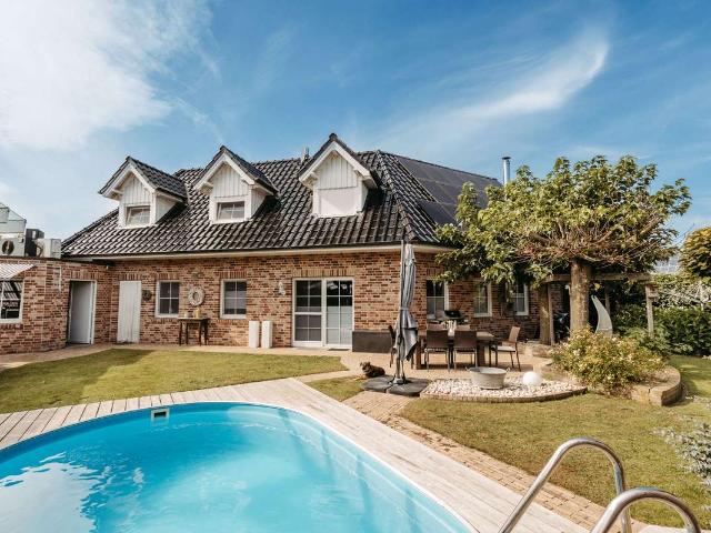 Provisionsfrei: freistehendes Einfamilienhaus, Wärmepumpe, Energie A, Sauna, Kino, Pool, 237qm