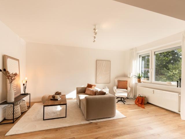 Provisionsfrei – frisch kernsanierte 3 Zimmer Wohnung mit Balkon und Tiefgarage in Winterhude