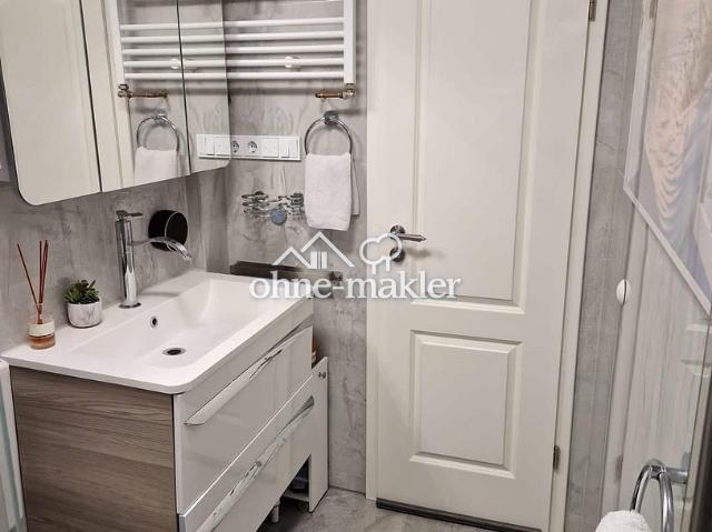 RESERVIERT ! Frisch modernisierte Etagenwohnung – Sofort bezugsfrei inkl. EBK & Stellplatz!