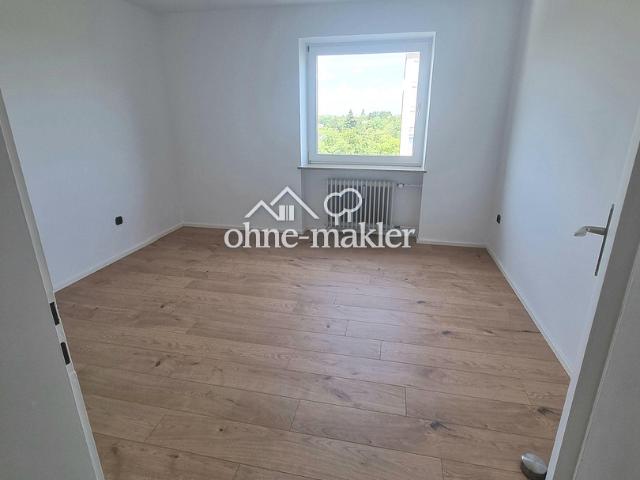 !PROVISIONSFREI! Frisch renovierte 3 Zimmer Wohnung in München Hadern/Blumenau