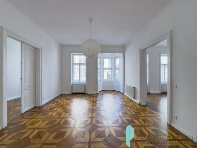 Provisionsfrei für den Mieter Charmante 4,5 Zimmerwohnung in stilvollem Altbau WG geeignet