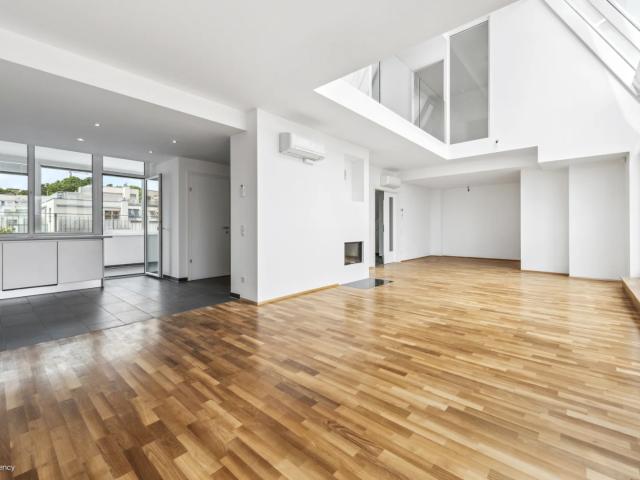 Provisionsfrei für den Mieter! Exklusives DG Wohnung mit Terrasse, Wintergarten & Wellness – Nähe Hohe Warte