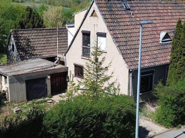 Provisionsfrei für den Käufer! Für Handwerker perfekt teilsanierte Doppelhaushälfte in Bennstedt